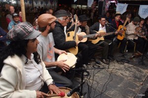 Público interagiu junto com músicos (Foto: Paulo Zumbi)
